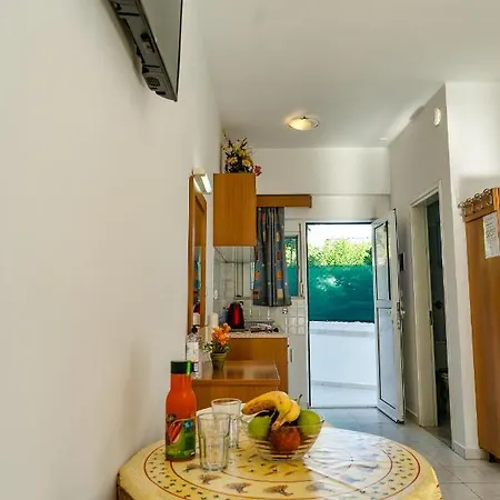 Lia Matina Studios Aparthotel *
