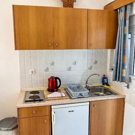 Lia Matina Studios Aparthotel Pefki