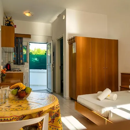 Lia Matina Studios Aparthotel Pefki