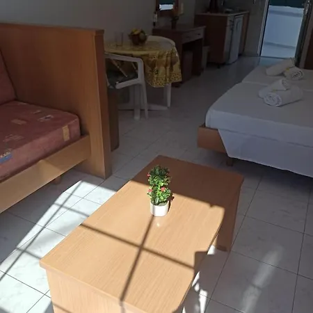 Lia Matina Studios Aparthotel