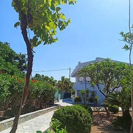 Lia Matina Studios Aparthotel