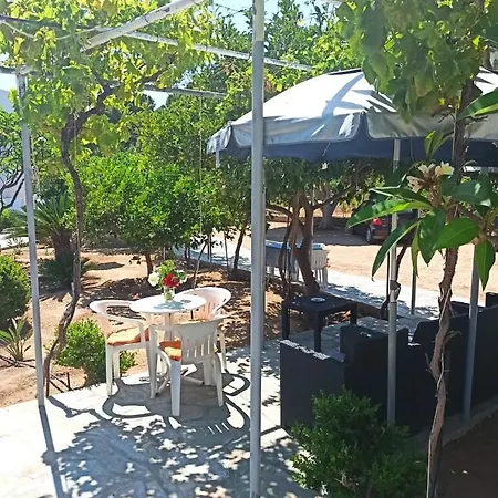 Lia Matina Studios Aparthotel